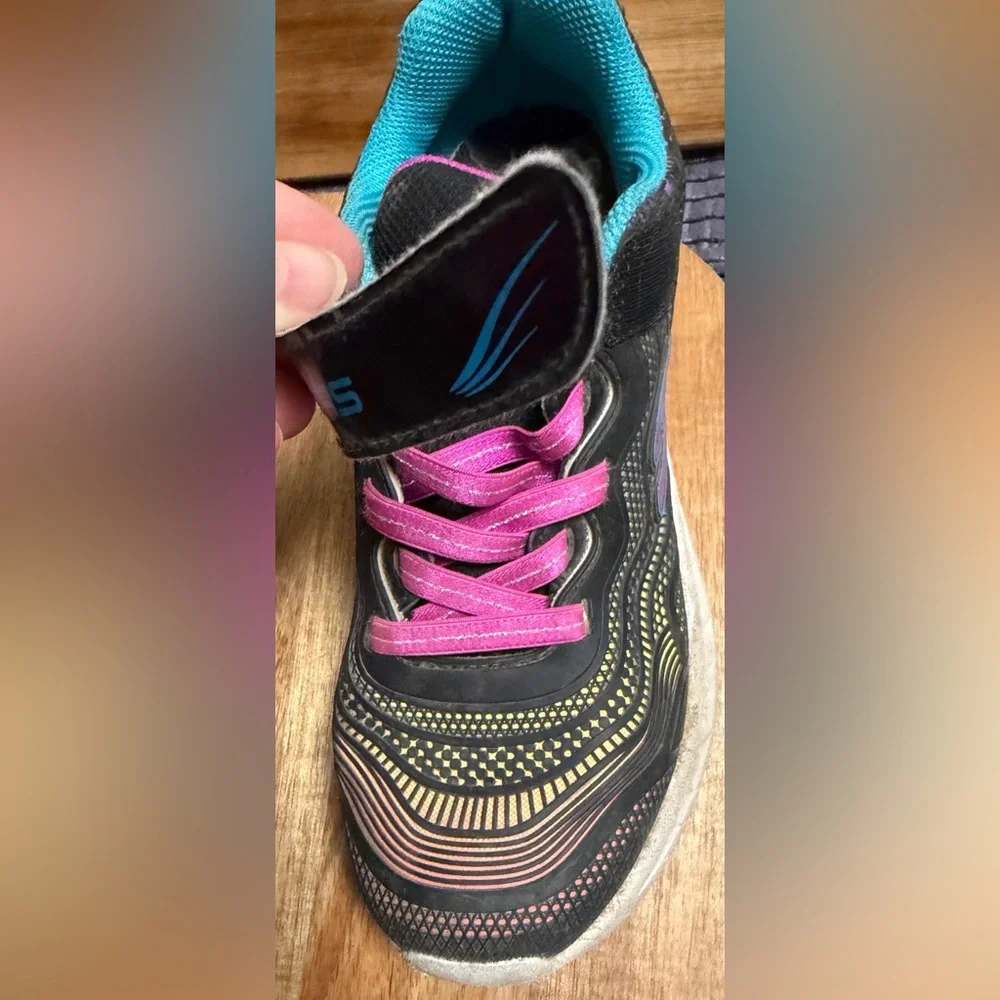 Skecher’s | Girls Jumpster Black/Multi-color Sneakers w/Velcro Closure, Size 3.5